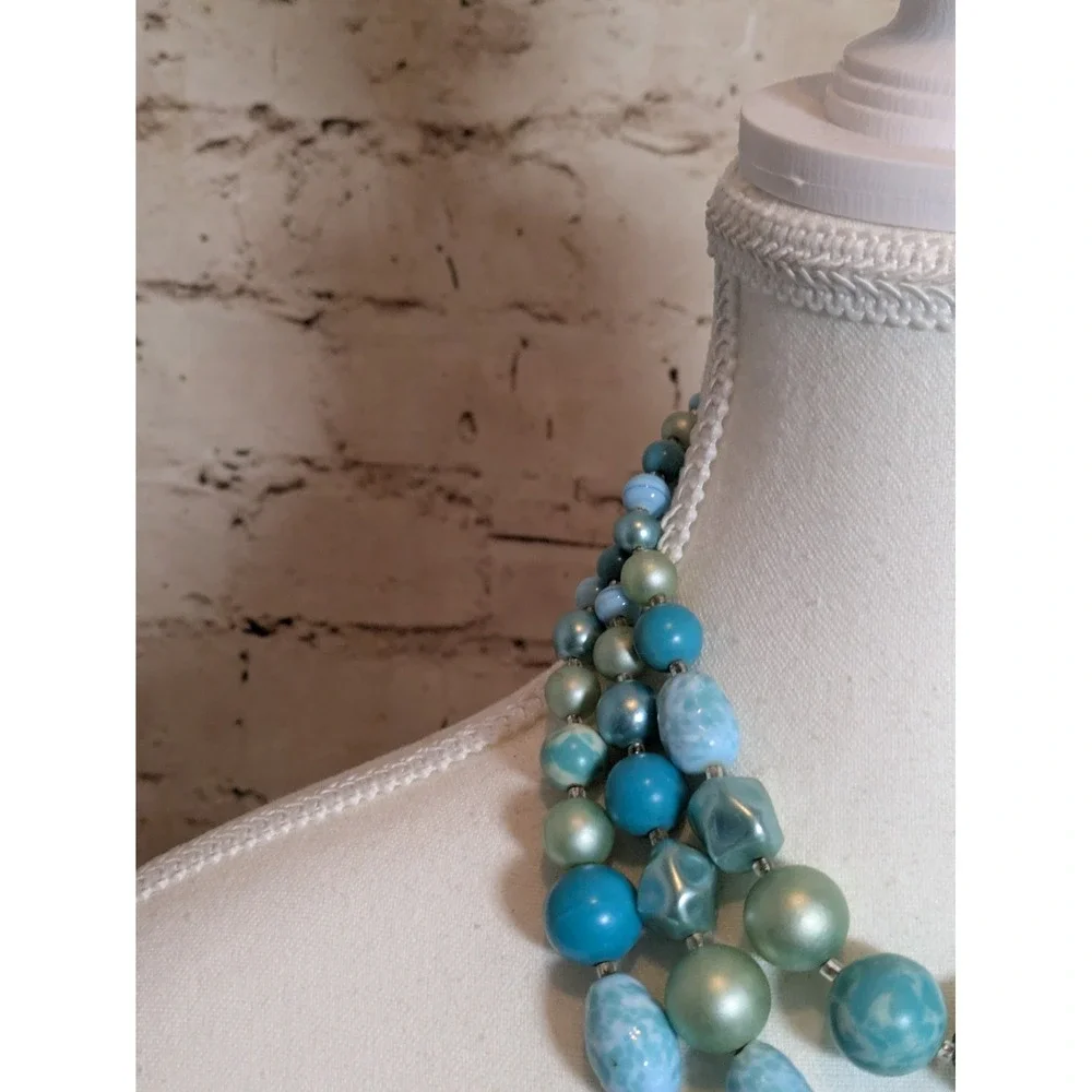 Vintage Japan Multi Strand Beaded Necklace In Faux Turquoise & Seafoam Green 14